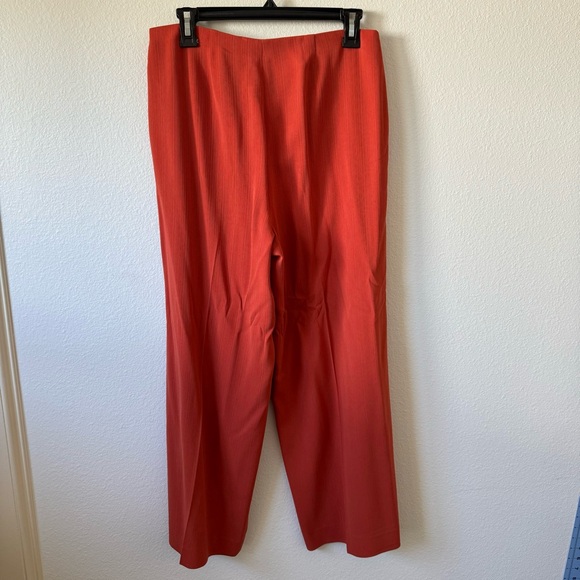 Theory Pleated Wide-Leg Pant in Striped Crepe - Picture 9 of 10